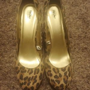 Leopard 🐆 print platform